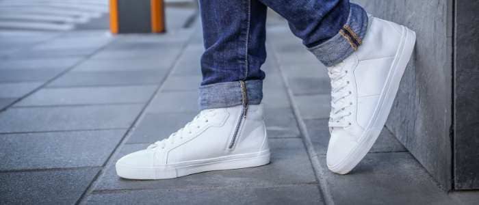 HOW TO CLEAN WHITE SHOES 