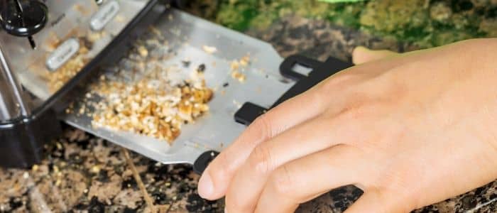 How to Clean a Toaster Crumb Tray